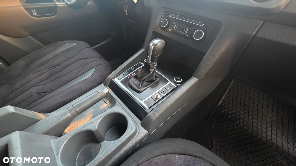 Volkswagen Amarok - 24