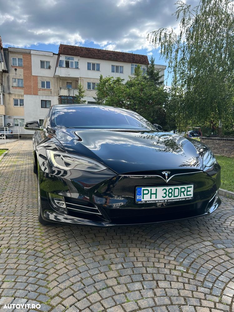 Tesla Model S - 2