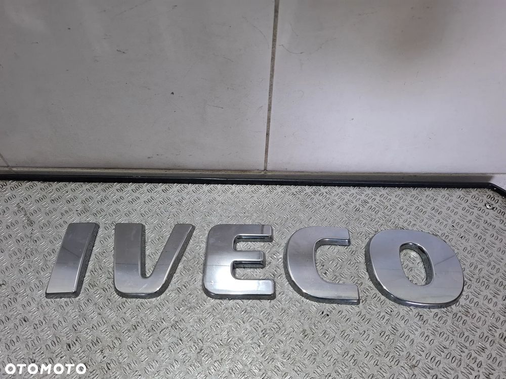 Emblemat na maskę logo Iveco Daily 2016 rok - 2