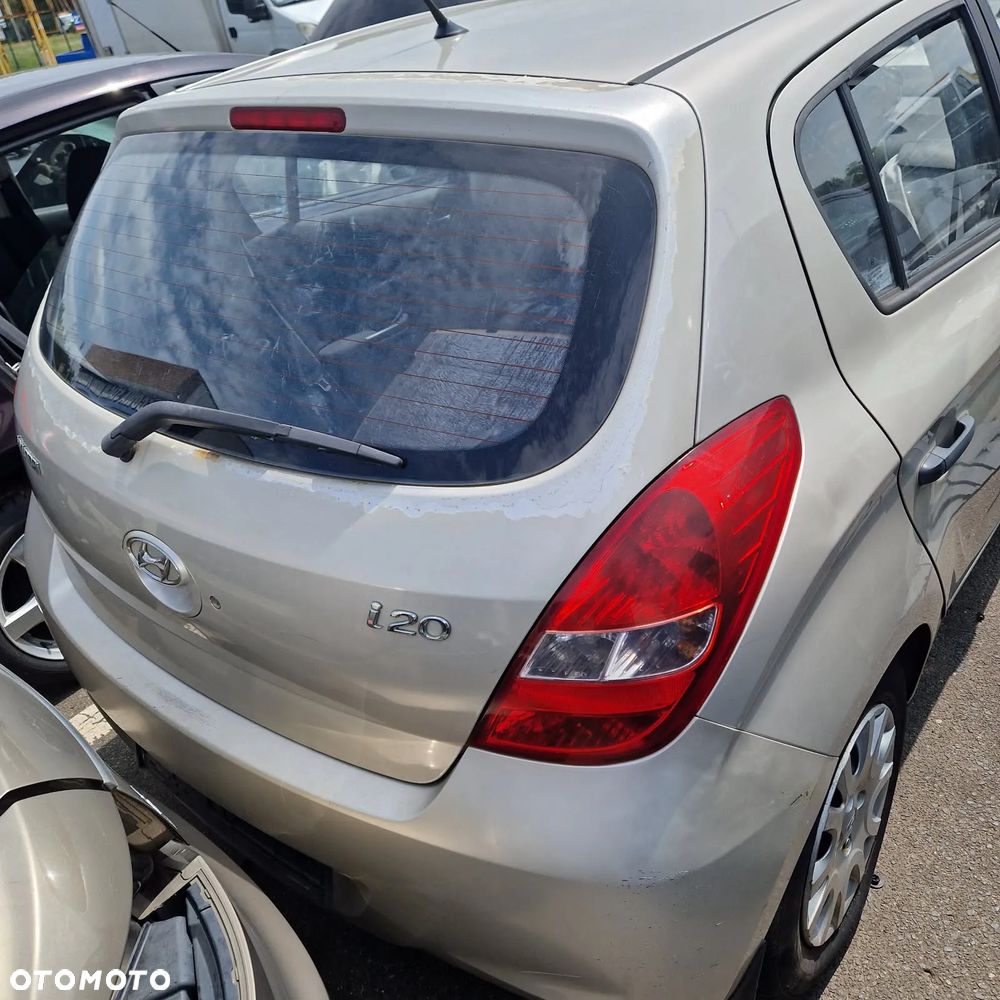 Hyundai i20 1.2 benz 2012r Kod silnika G4LA Kod lakieru WK