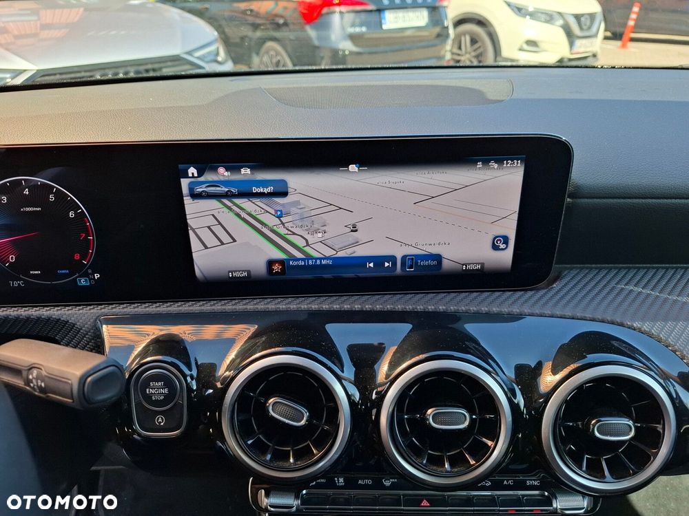 Mercedes-Benz CLA - 10