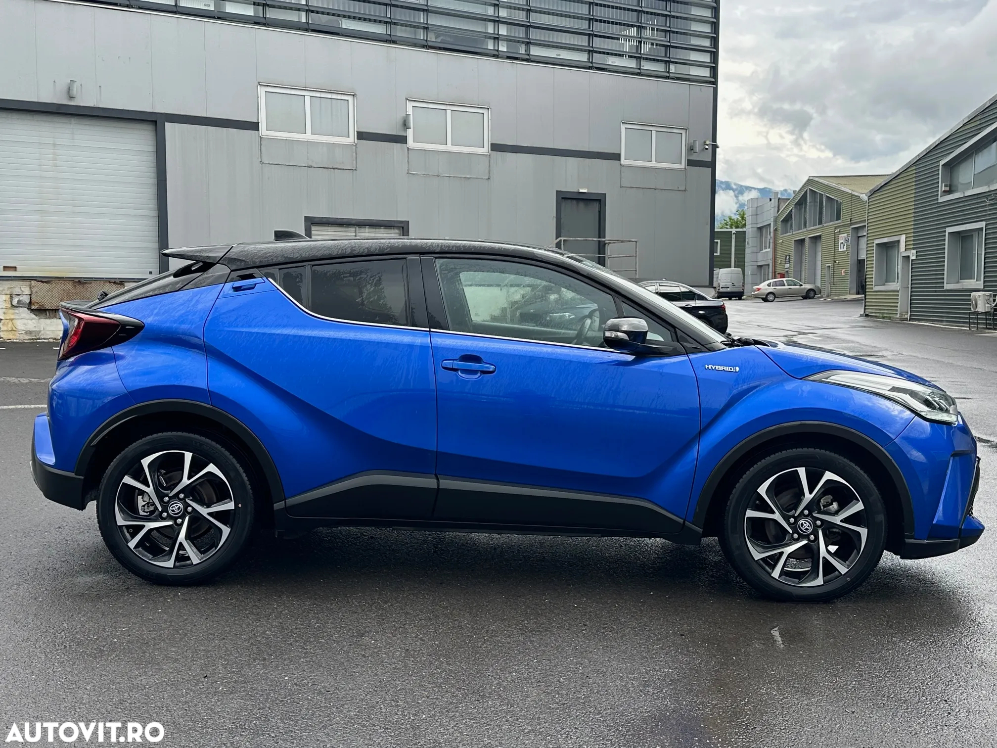 Toyota C-HR 2.0 HSD 184 CP 4x2 CVT Classy Bi-Tone - 16