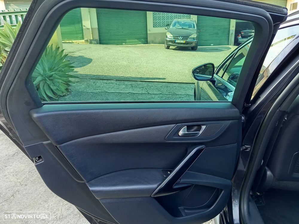 Peugeot 508 RXH 2.0 HDi Hybrid4 Limited Edition 2-Tronic - 22