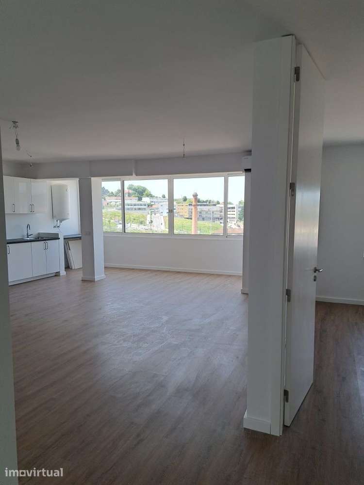 Apartamento T3 com Ar Condicionado em Guimarães - Grande imagem: 3/14