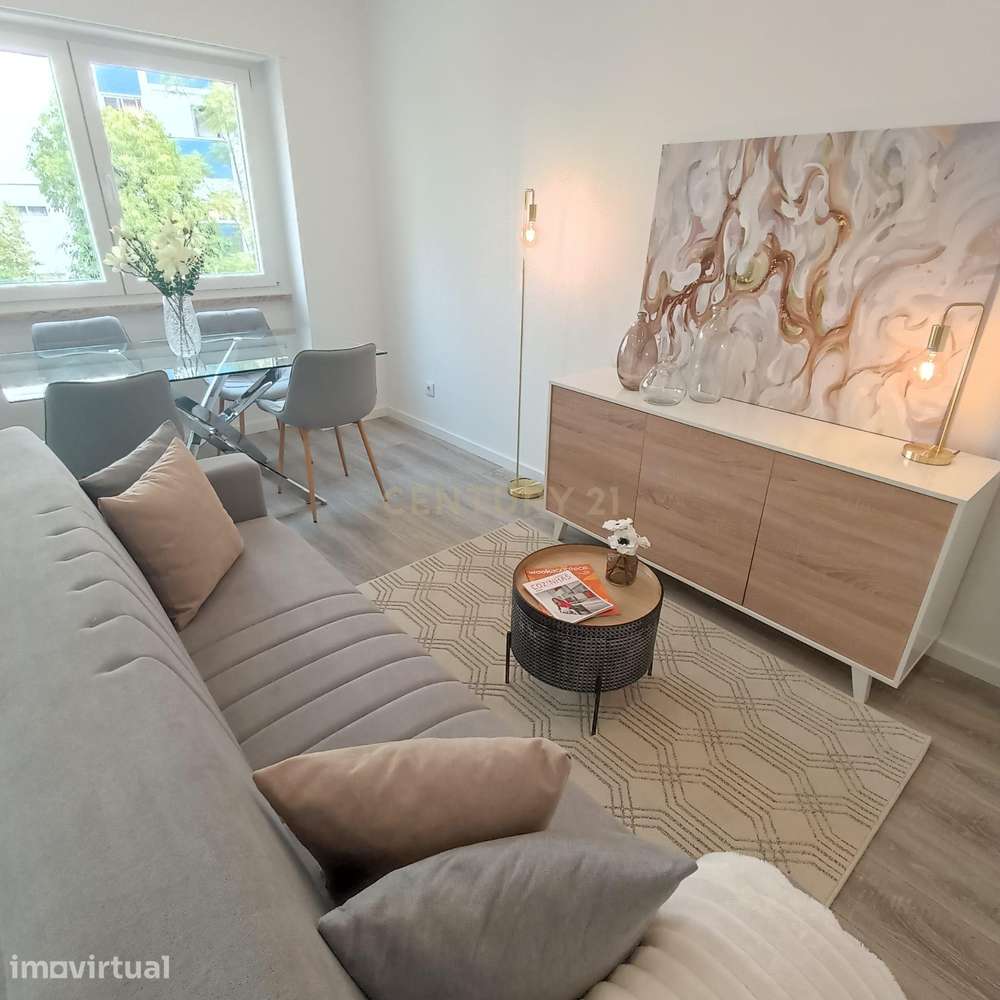 Apartamento T2 Totalmente Renovado e Mobilado com Charme | Estrada de - Grande imagem: 5/15