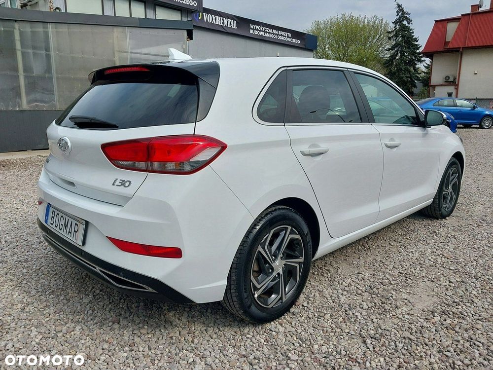 Hyundai i30 1.5 DPI Comfort - 9