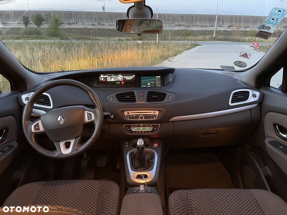 Renault Grand Scenic - 15