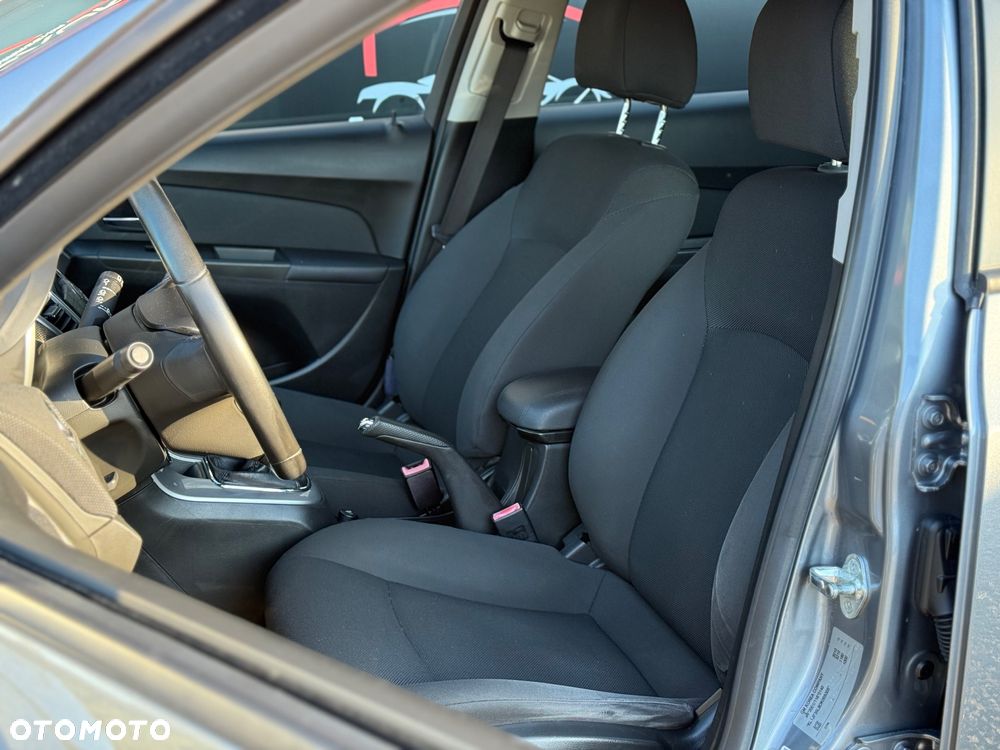 Chevrolet Cruze - 12