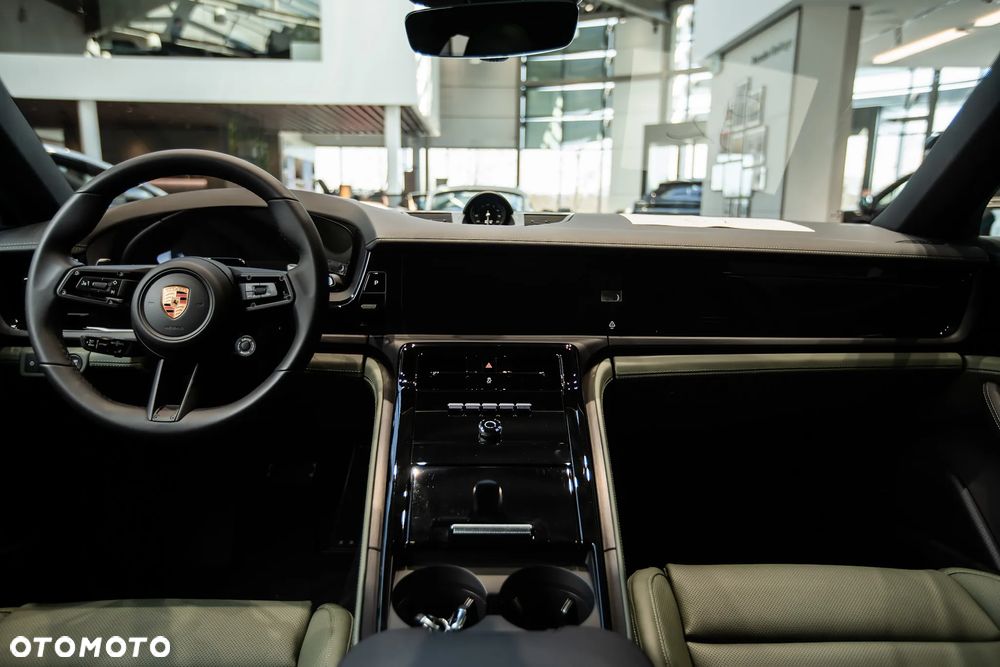 Porsche Panamera 4 - 22