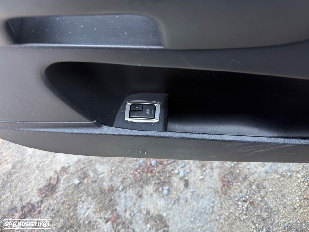 Jaguar XF 2.2 D Premium Luxury - 44