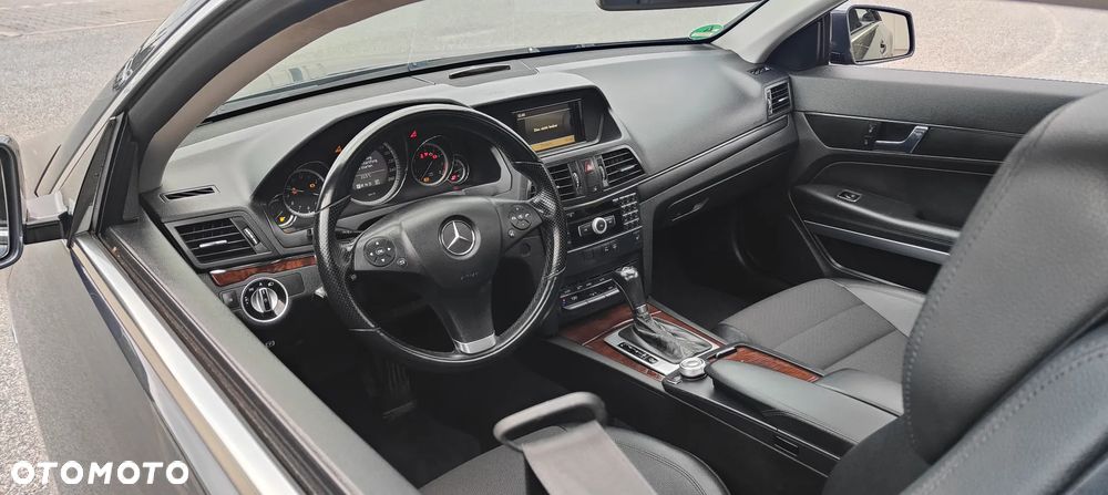 Mercedes-Benz Klasa E 250 CGI BlueEff - 40
