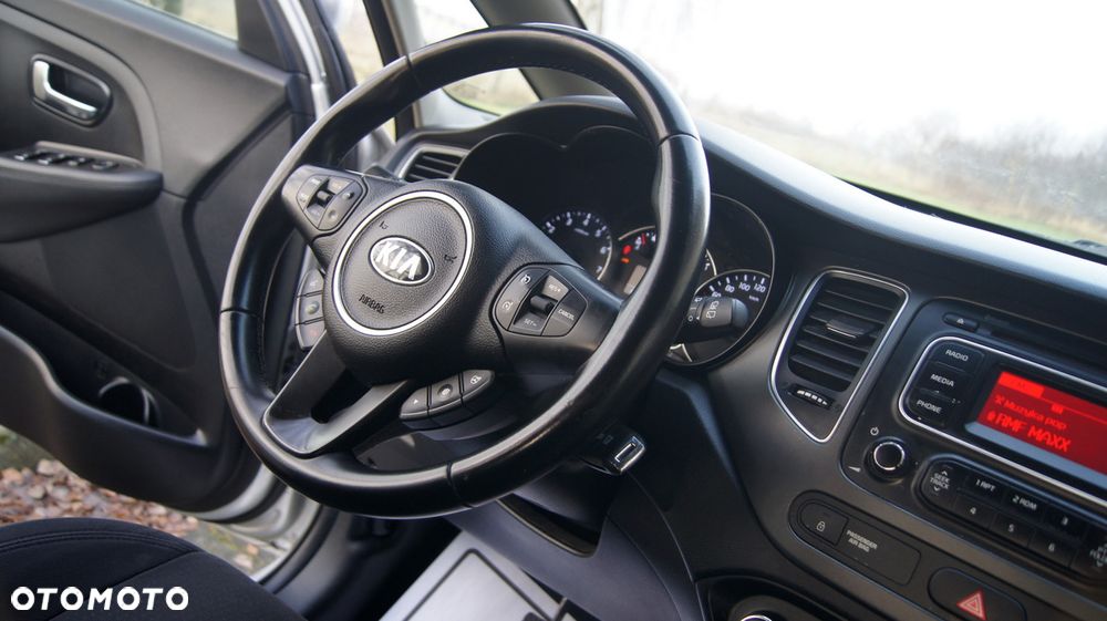 Kia Carens 1.6 GDI M - 38