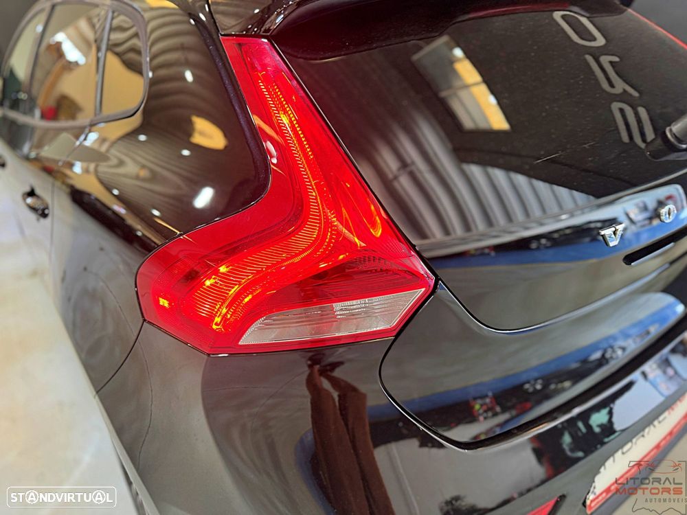 Volvo V40 D2 Black Line - 9