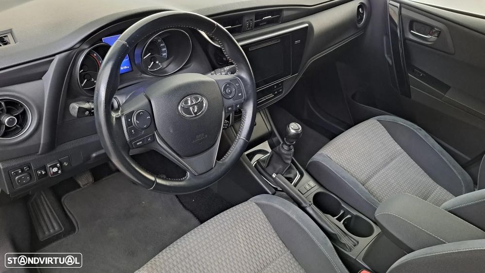 Toyota Auris 1.2T Exclusive - 11