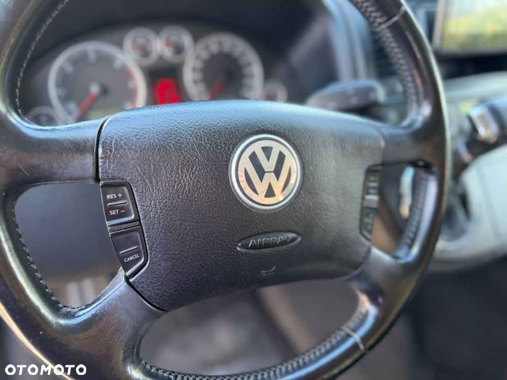 Volkswagen Multivan - 17
