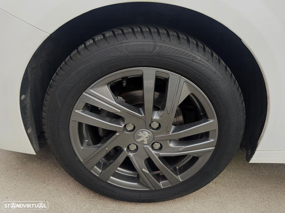 Peugeot 208 1.2 PureTech Active - 5