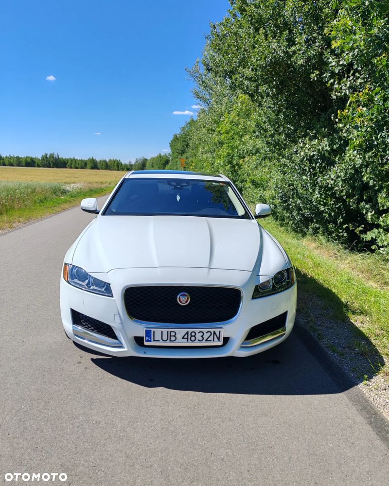Jaguar XF 3.0 V6 Prestige - 4