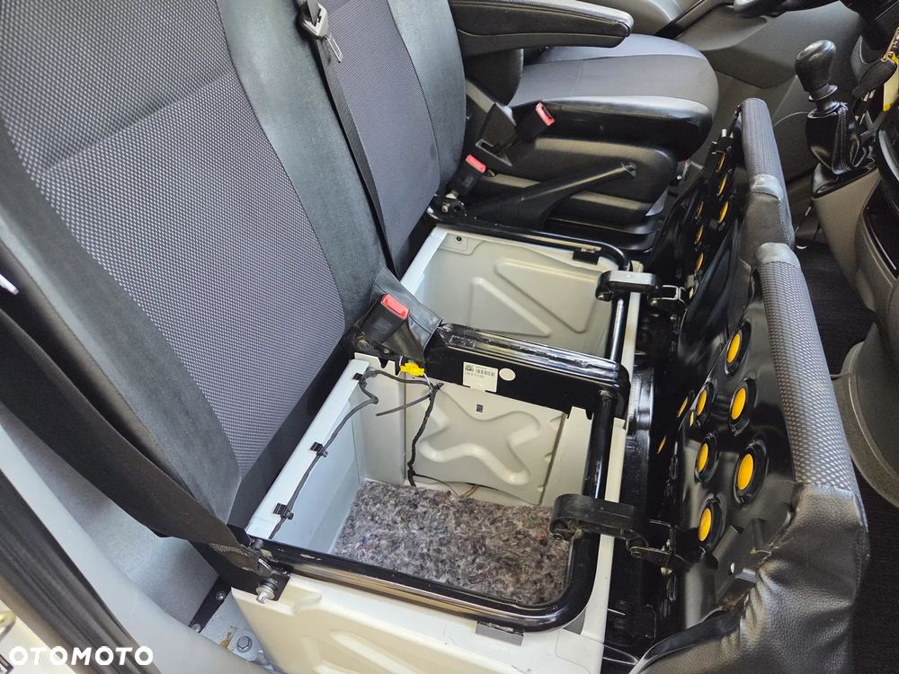 Mercedes-Benz Sprinter - 38