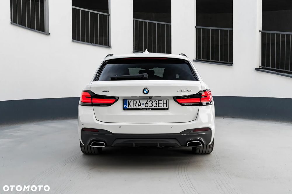BMW Seria 5 520d xDrive mHEV M Sport sport - 9
