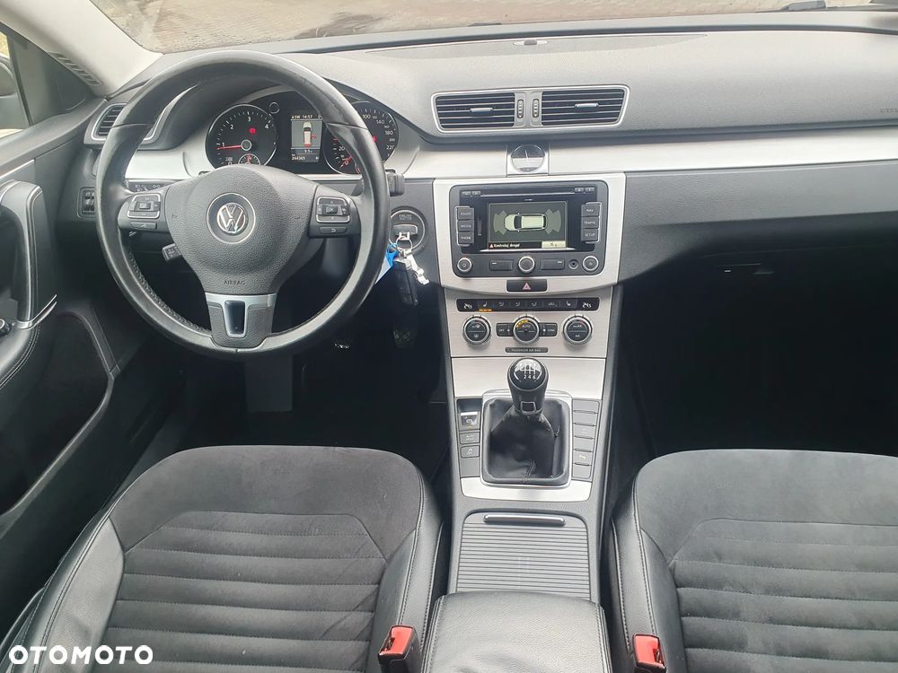 Volkswagen Passat 2.0 Blue TDI SCR Highline - 5