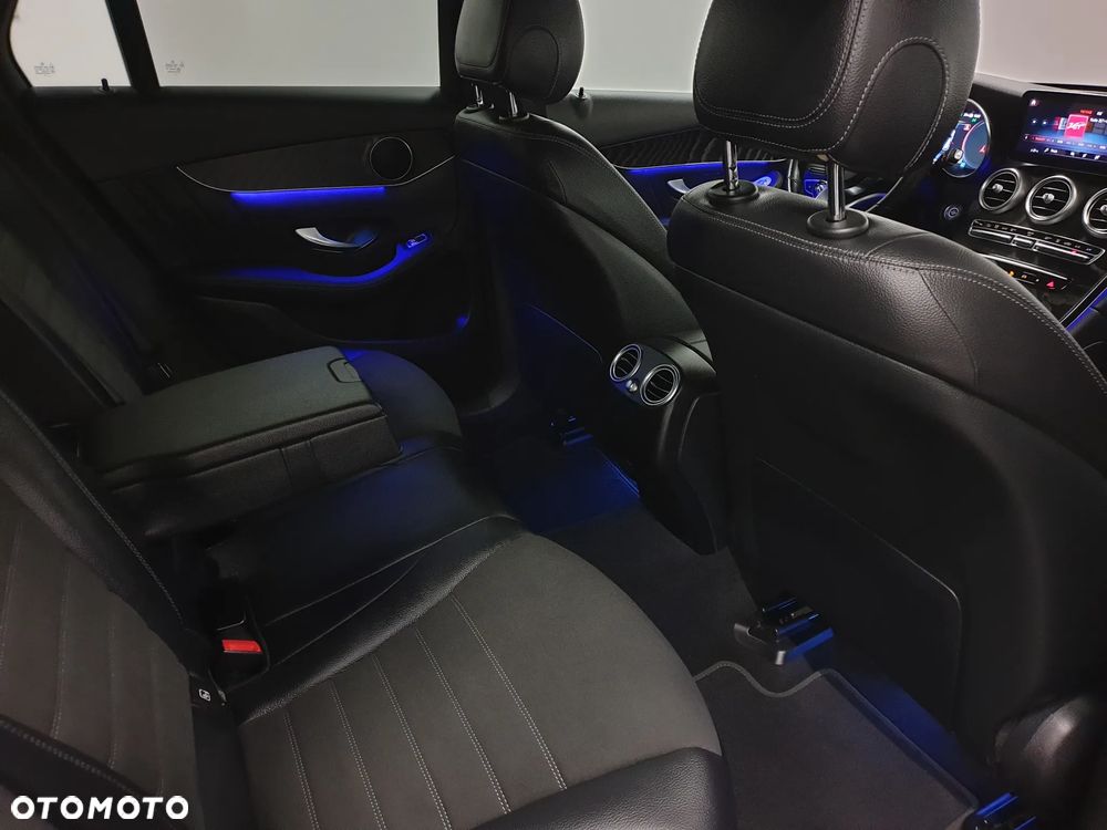 Mercedes-Benz GLC 300 de 4Matic 9G-TRONIC AMG Line Plus - 29