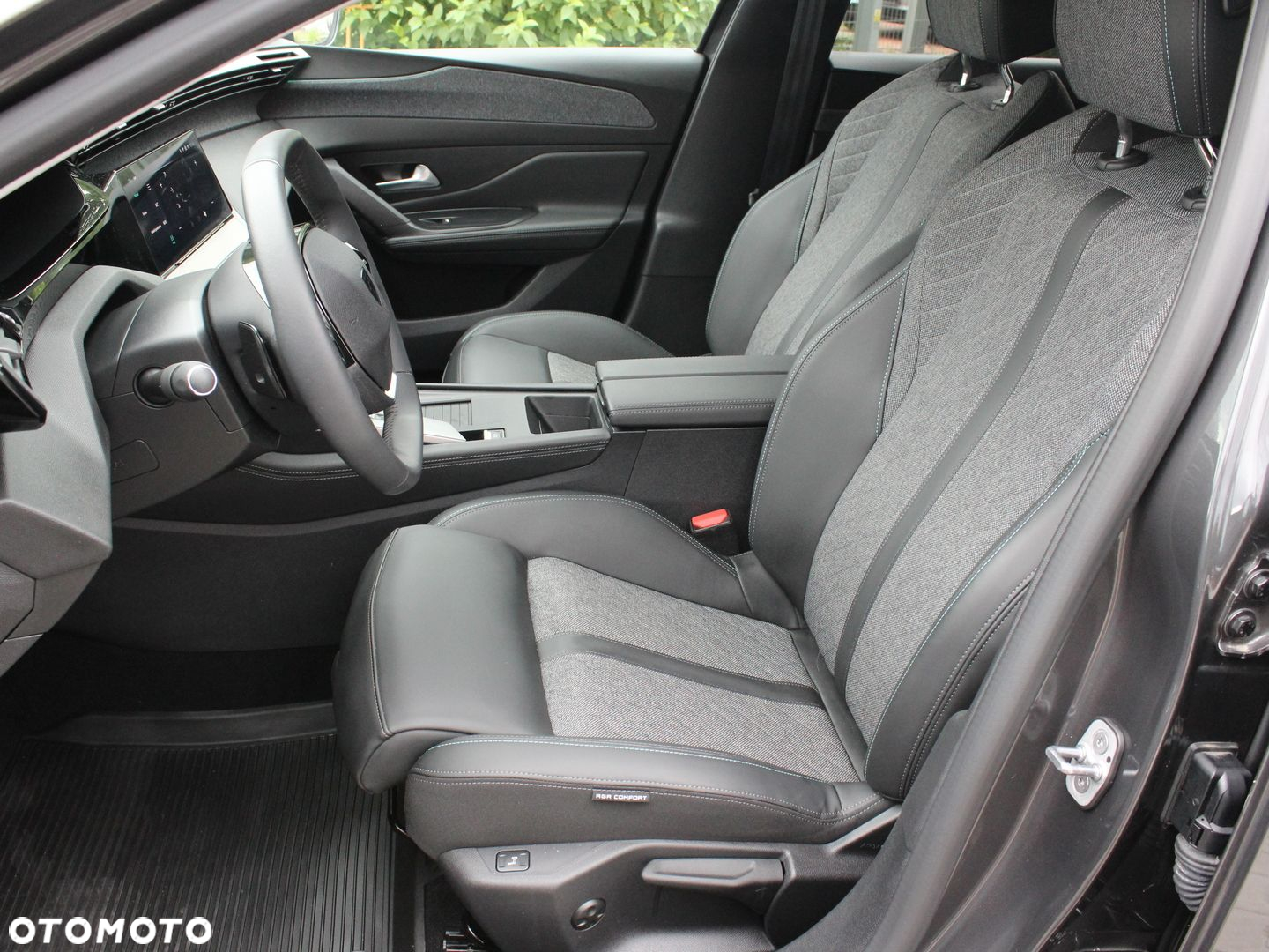 Peugeot 408 1.2 PureTech Allure Pack S&S EAT8 - 19