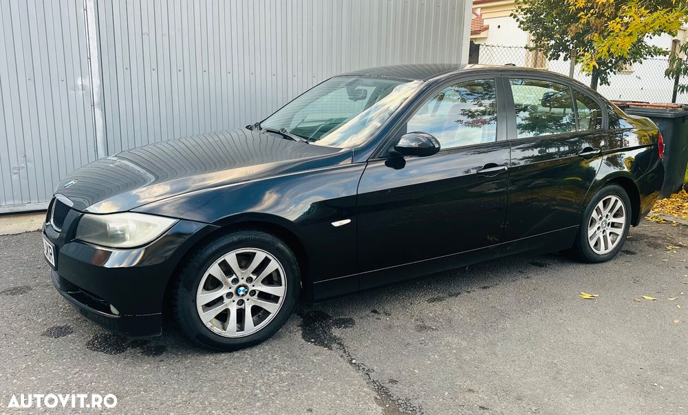 BMW Seria 3 318d Touring - 11
