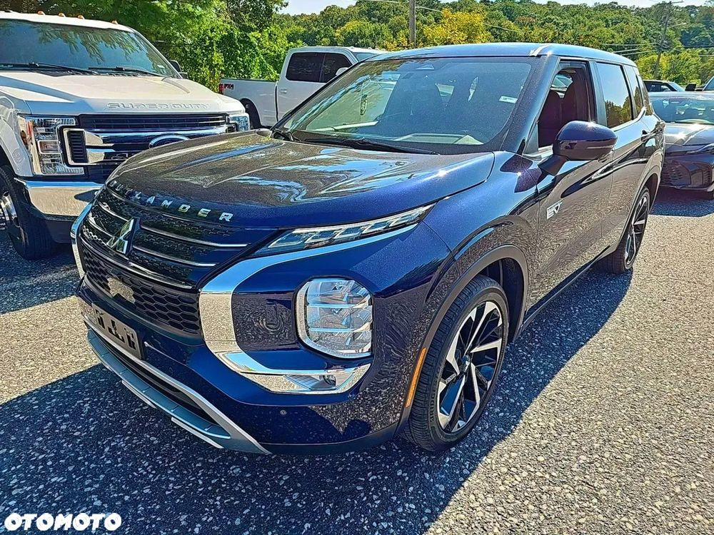 Mitsubishi Outlander - 2