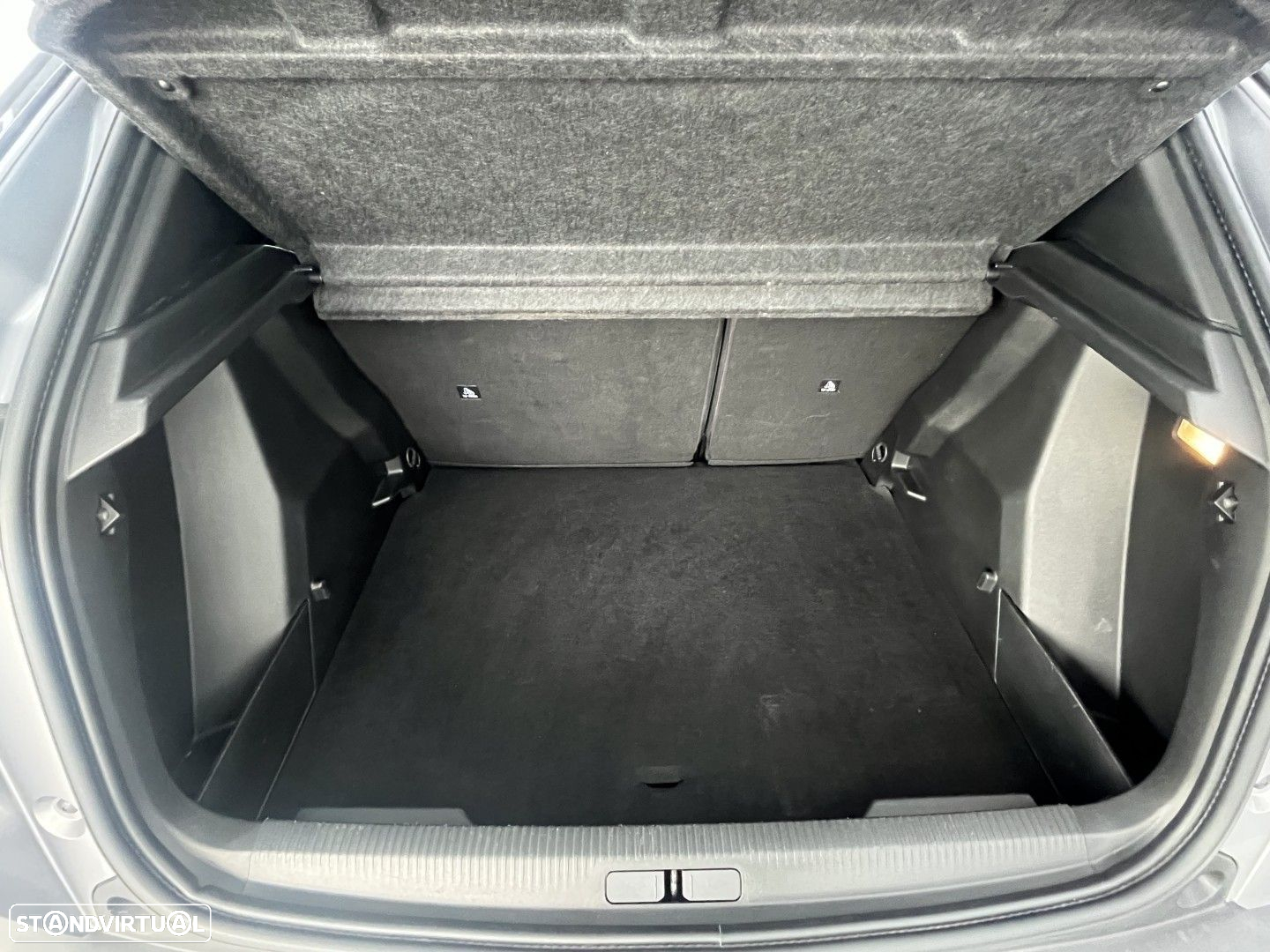 Peugeot 2008 1.2 PureTech Active Pack - 21