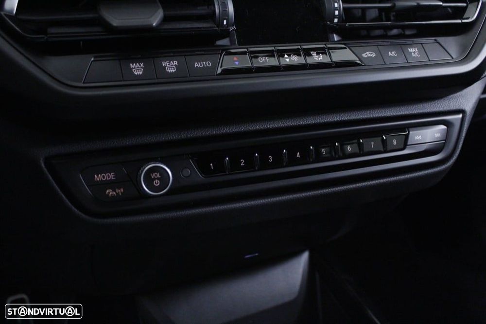 BMW 116 d Pack Desportivo M Auto - 31