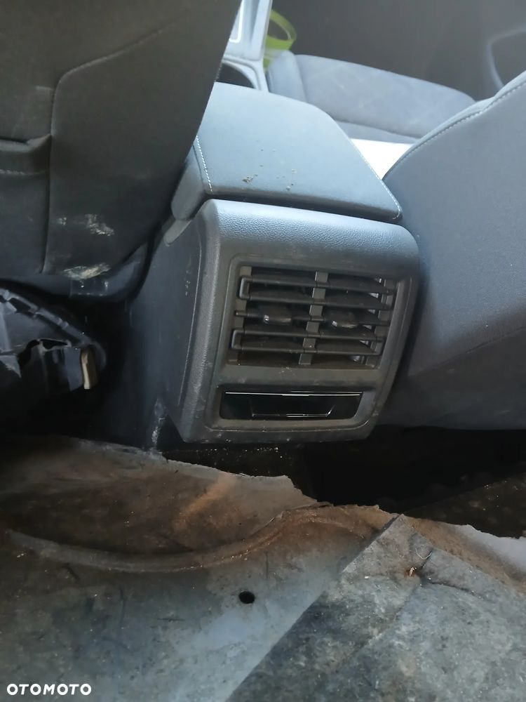 Volkswagen Golf 2.0 TDI SCR DSG United - 14