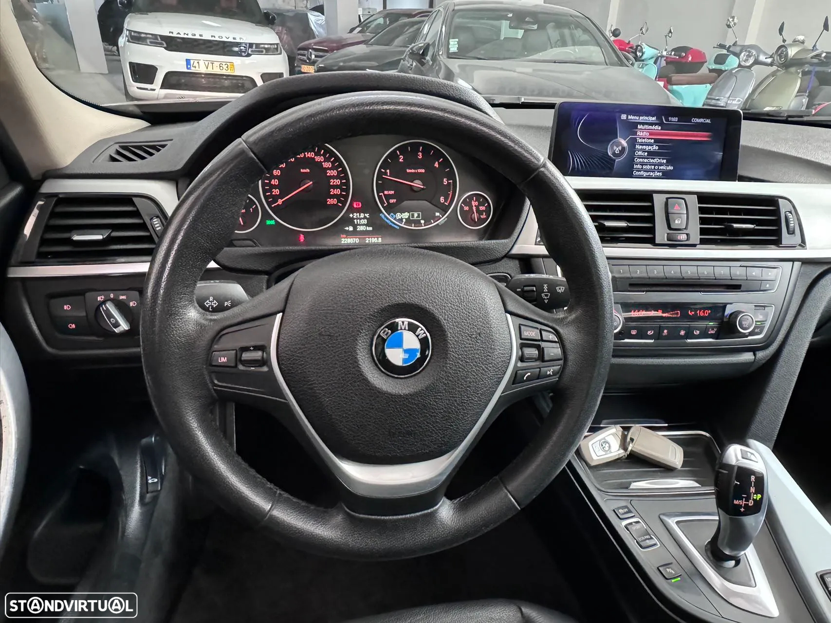 BMW 320 d Touring Aut. Modern Line - 12