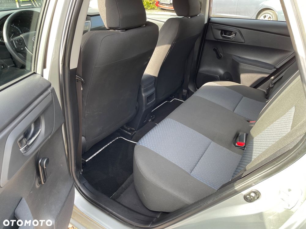 Toyota Auris - 14