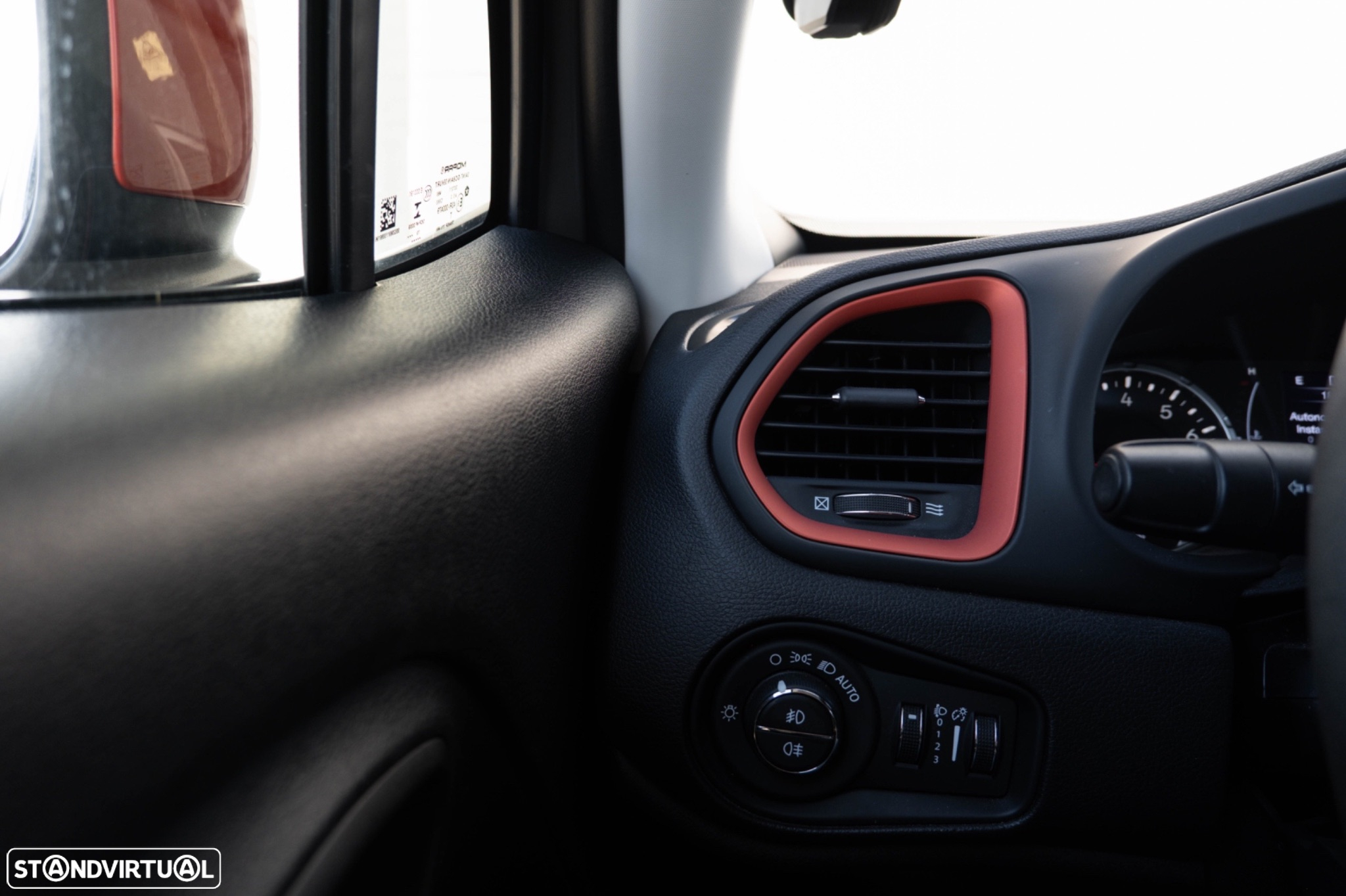 Jeep Renegade 1.3 T Orange Edition DCT - 42