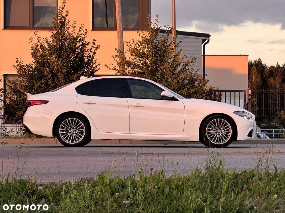Alfa Romeo Giulia 2.2 Diesel AT8 Super - 9