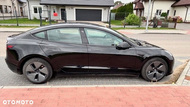 Tesla Model 3 2022 photo 3