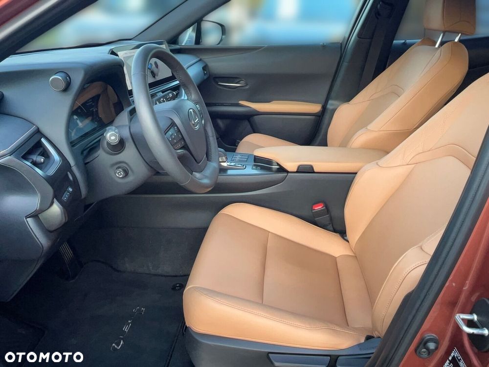 Lexus UX 300h F Sport Design - 8