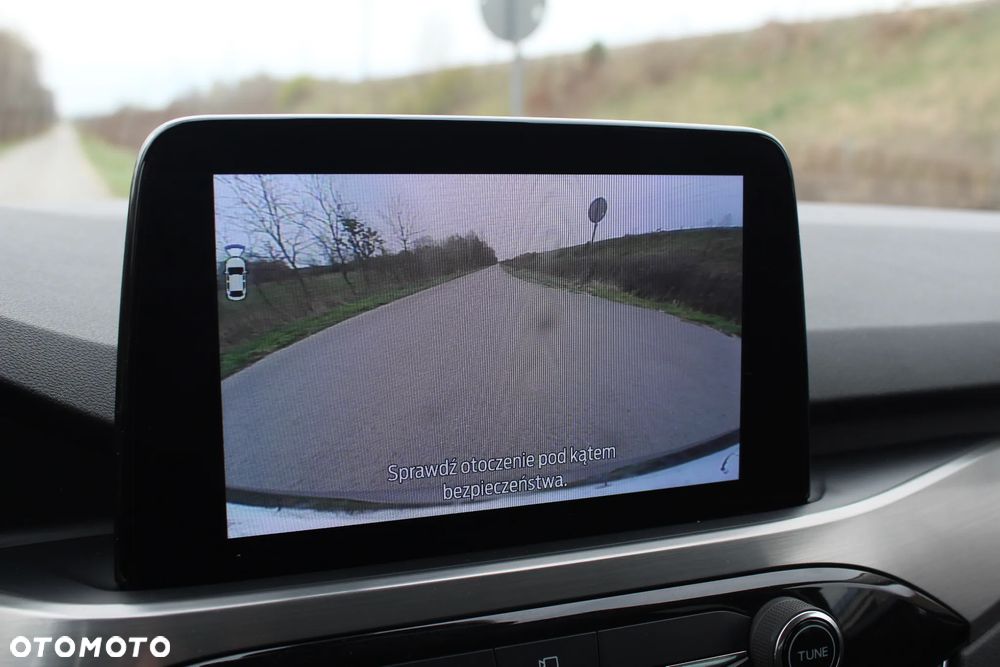 Ford Kuga 2.0 EcoBlue Hybrid TITANIUM X - 36