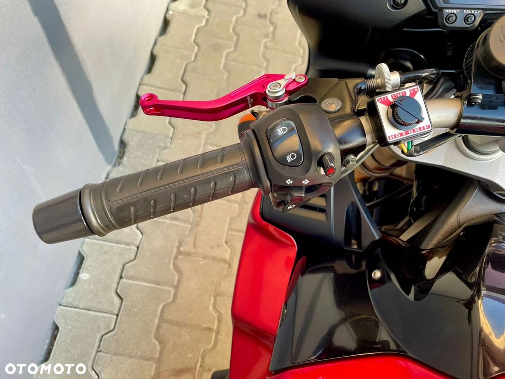 Yamaha FZ - 17
