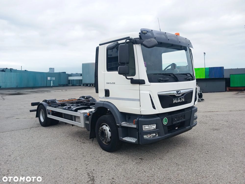 MAN TGM 15.250 4x2 BL Rama do zabudowy/ Manual/ Blokada/ Przystawka PTO/ Klima/ Wywrotka/ Kipper/ Kiper/ Beczka/ Hakowiec/ Euro 6 / Sprowadzony - 2