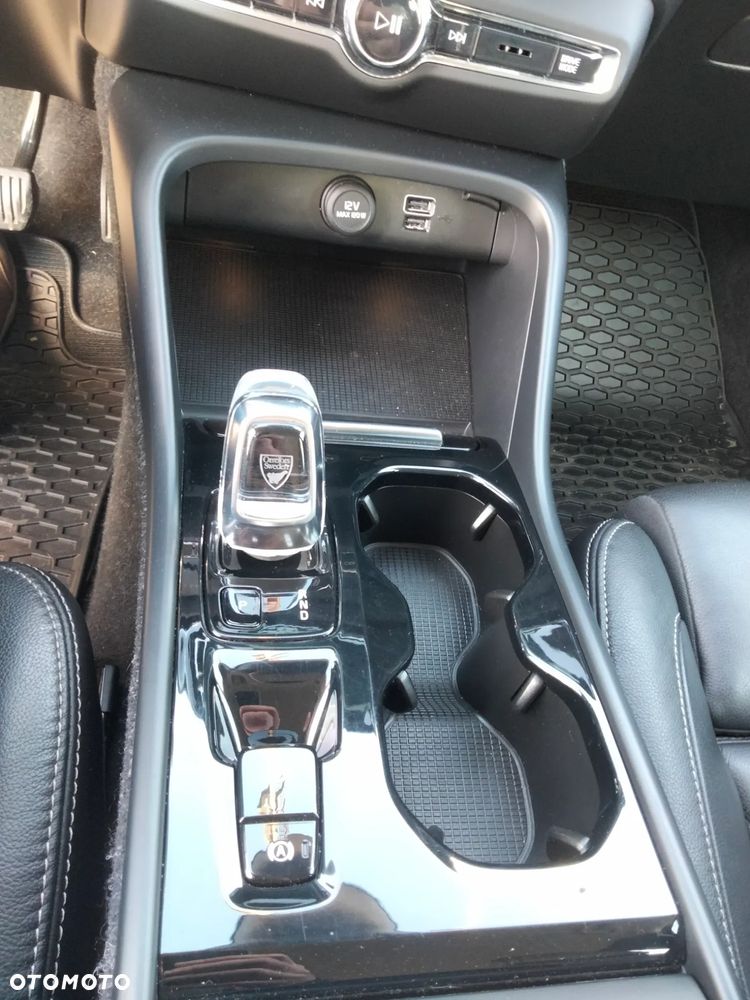 Volvo XC 40 T4 Geartronic Inscription - 17