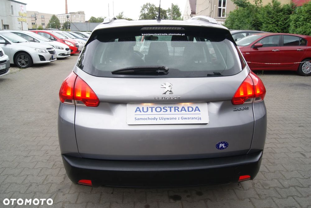 Peugeot 2008 1.2 Pure Tech Style - 4