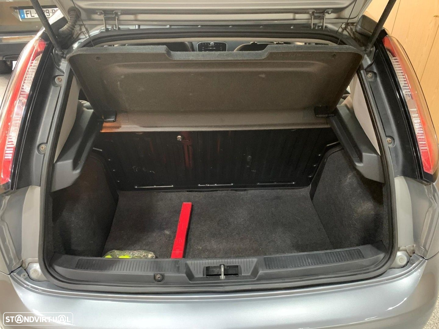 Fiat Punto 1.3 M-Jet Lounge S&S - 14