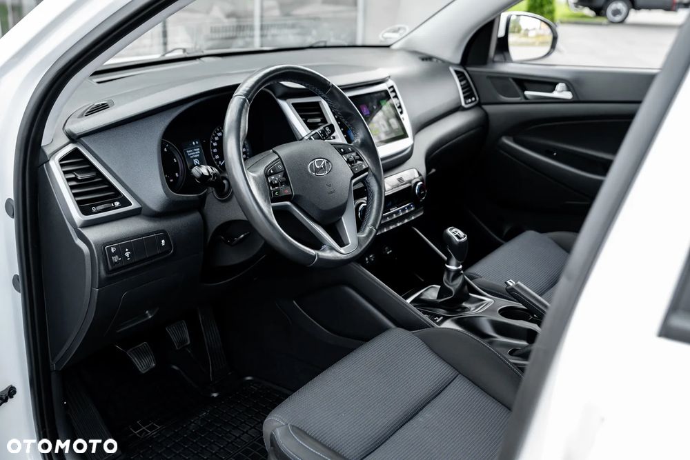 Hyundai Tucson 1.7 CRDI BlueDrive Style 2WD - 17