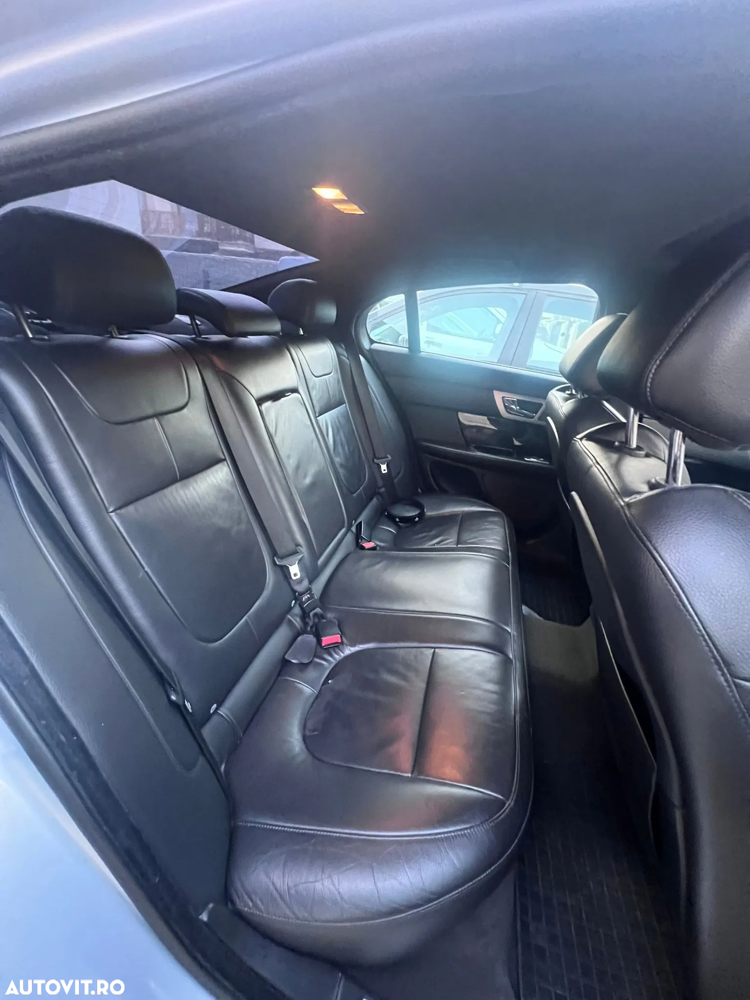 Jaguar XF - 24