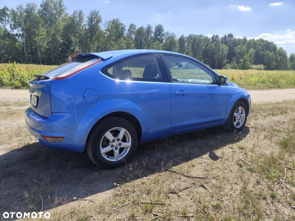 Ford Focus 1.6 Ambiente - 2