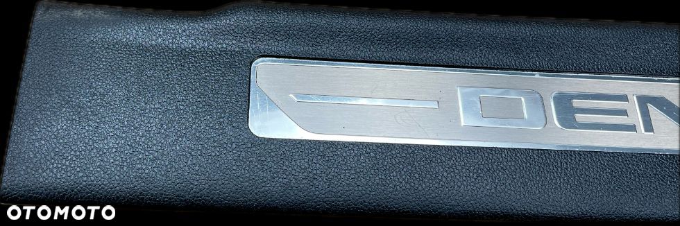 P8 GMC YUKON XL DENALI IV 2015 - OSŁONA PROGU LISTWA TYŁ LEWA 22884857 - 2