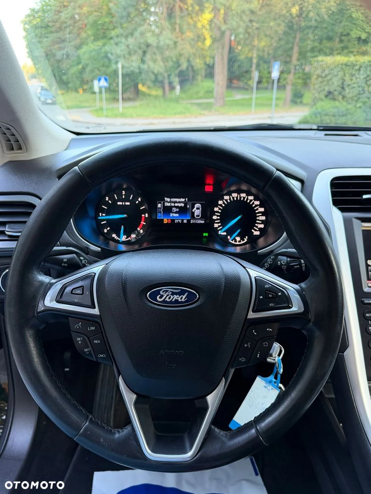 Ford Mondeo - 32