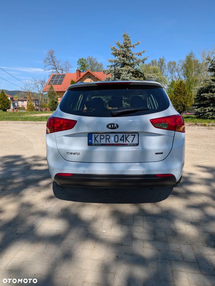 Kia Ceed - 8