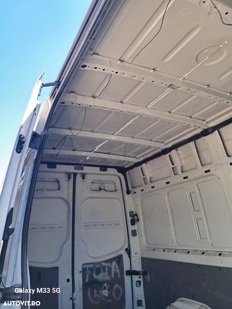 Volkswagen Crafter - 14